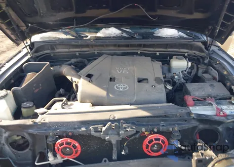 2007 Toyota Fj Cruiser z USA, uszkodzony, nr VIN JTEBU11F670014285